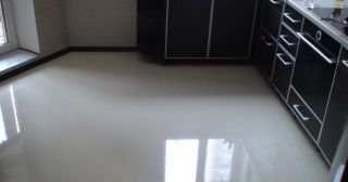 Наливной пол на кухне Ревда, цена от 877 руб.
